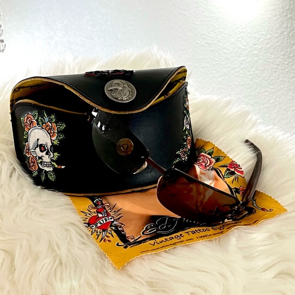 EUC Ed Hardy Sunglasses - Picture 5 of 9